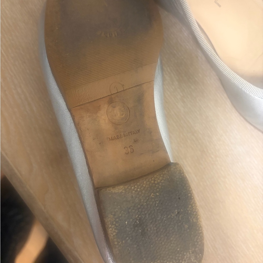 CHANEL Metallic Silver Flats - Picture 3 of 3
